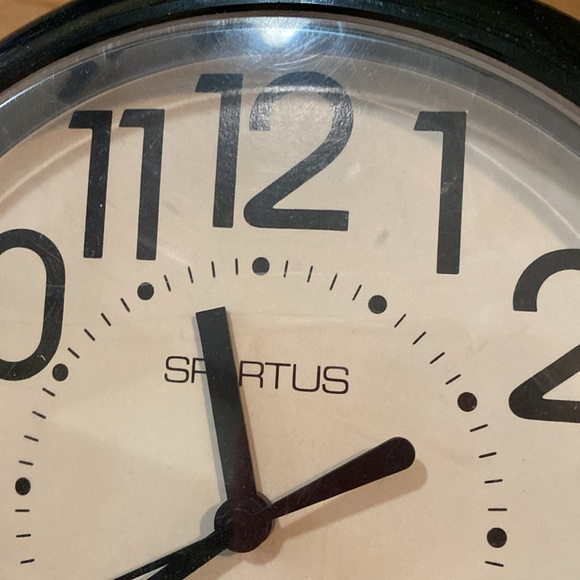 Spartas wall clock. Black. Quartz. Vintage. Good condition - Picture 6 of 6